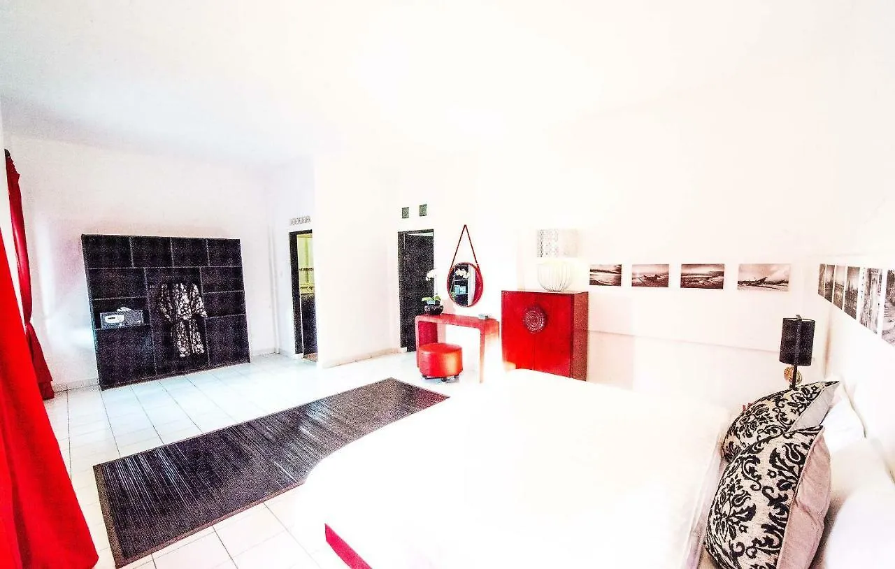 Black & Red Villa